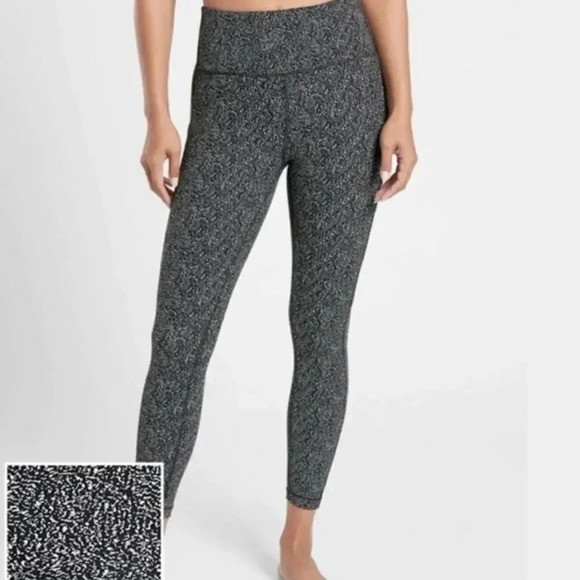 🍀2/$22 Athleta Bundle Ultimate Stash 7/8 Legging & Long Sleeve 1/4 Zip Womens XS - Picture 4 of 13